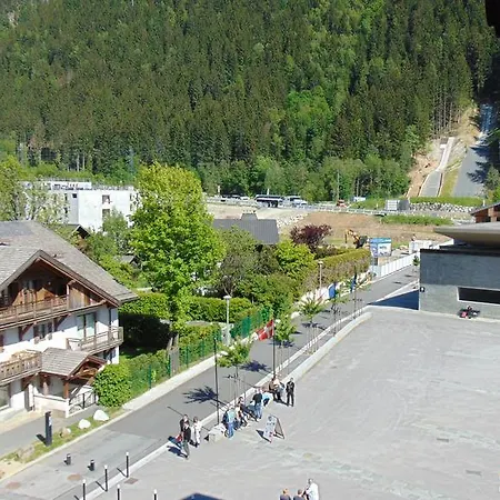 Sud E Apartman *